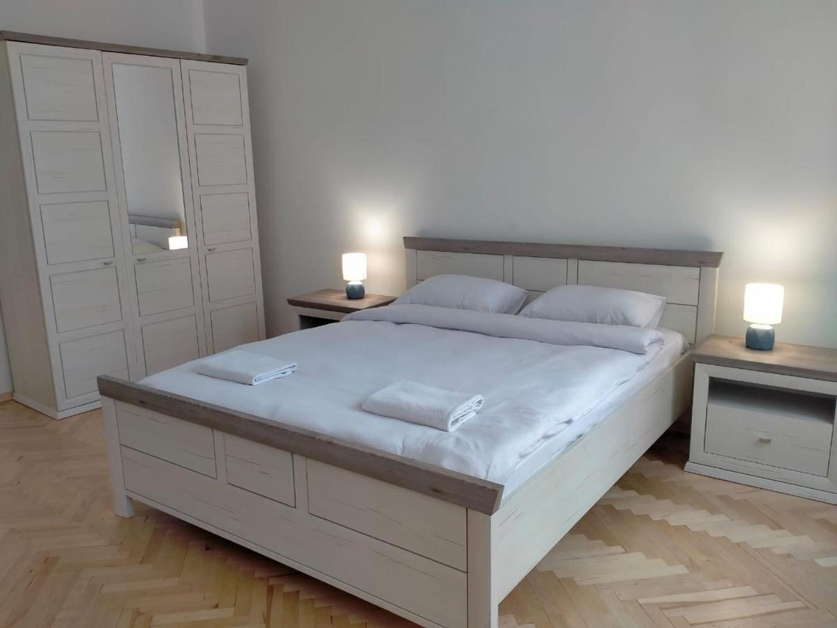 Avangard Kryva Lypa 3 Apart Лвив Екстериор снимка