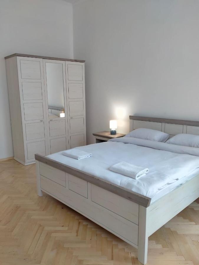 Avangard Kryva Lypa 3 Apart Лвив Екстериор снимка